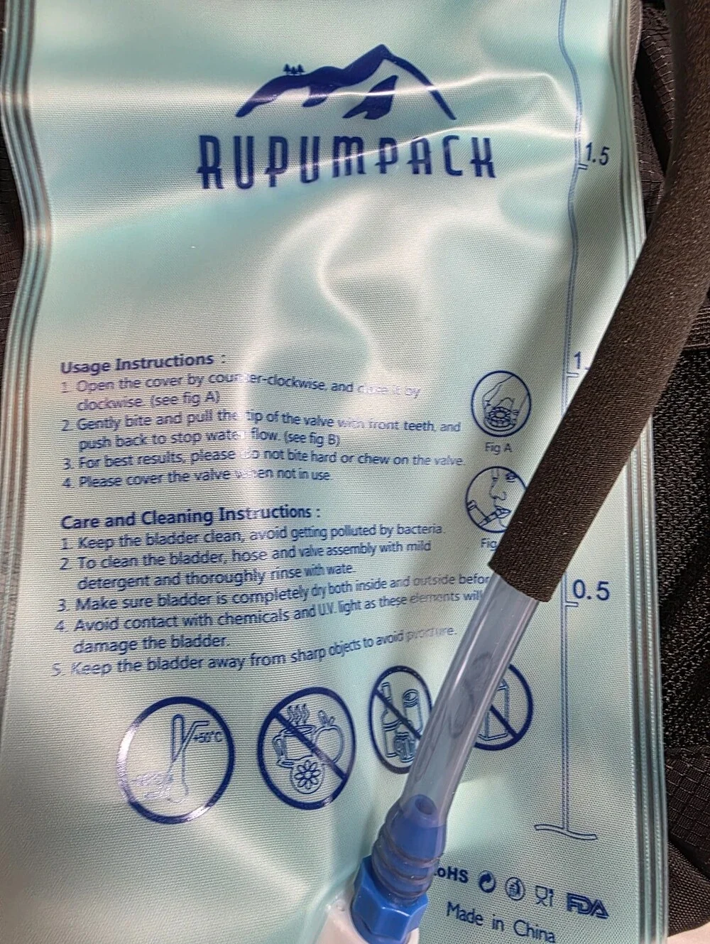 RUPUMPACK Hydration Backpack 2L Insulated Water Bladder Men Women Kids EUC